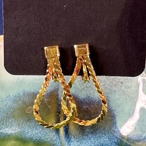 Vintage Monet Chain Hoop Clip On Earrings in Goldtone EXCELLENT